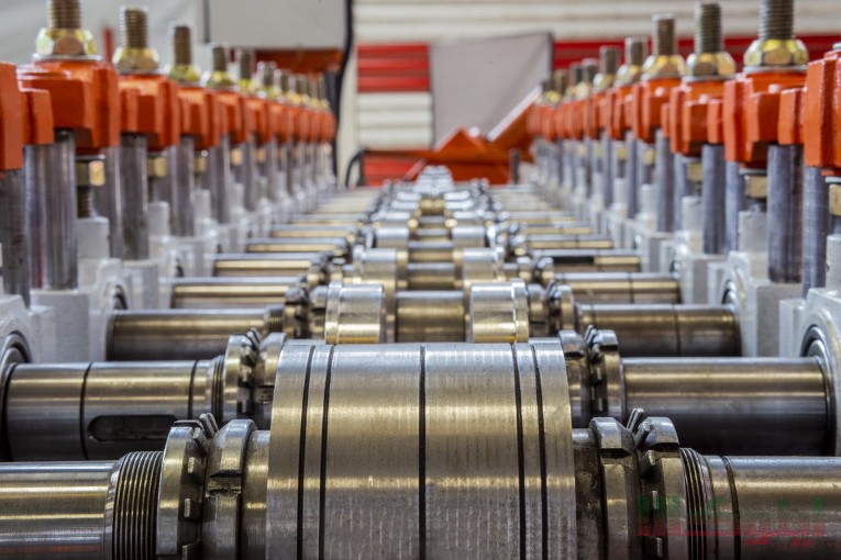 ساخت دستگاه تولید انواع پروفیل سقف کاذب ( L25 - U36 - F47 , استاد و رانر )